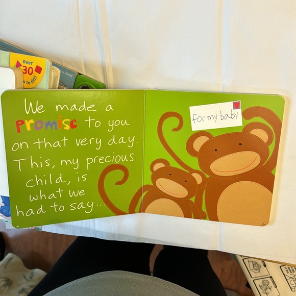 COPY - ⛱️2/$5⛱️Welcome Little One , board book , inside cover script, overa… - Picture 9 of 15